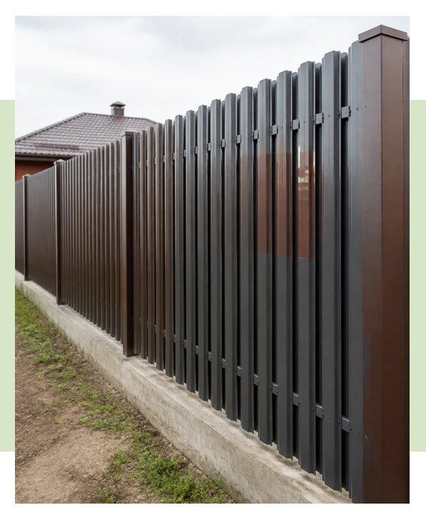Забор из евроштакетника на фундаменте в Пушкине по цене от 5949 р. | ЗаборЭксеперт-Пшн